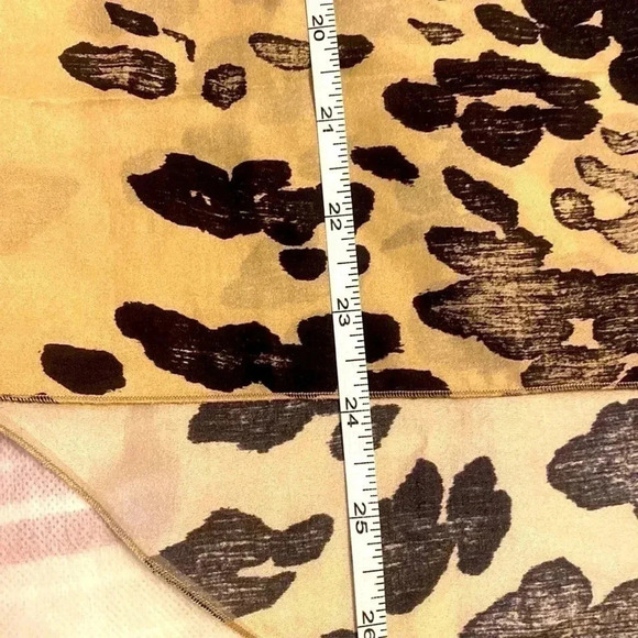 Asymmetrical light like a cloud ☁️ summer top Tiger print - Picture 5 of 7